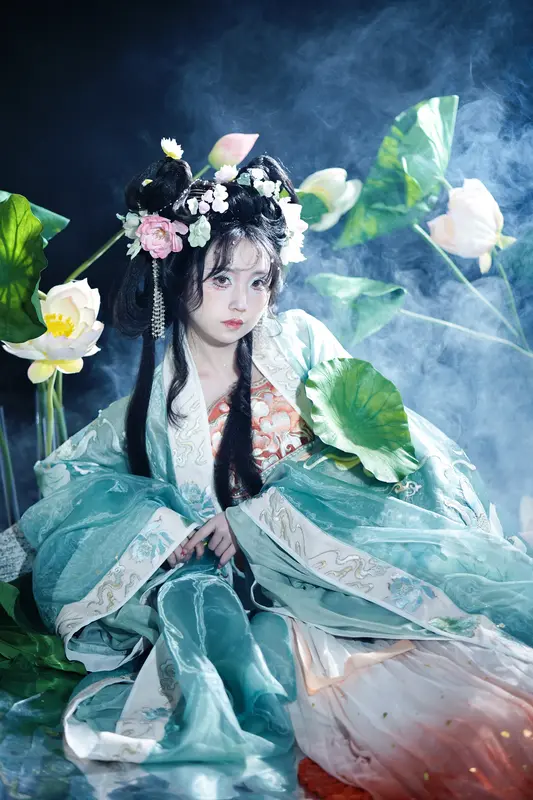 [YITUYU艺图语]2025.02.19 夏荷 小小 - 艺图语